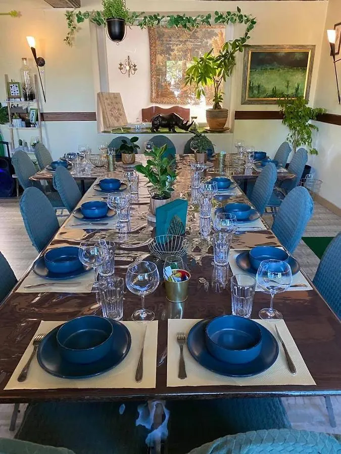 ***  Hotel Restaurant Le Chanel Villieu France
